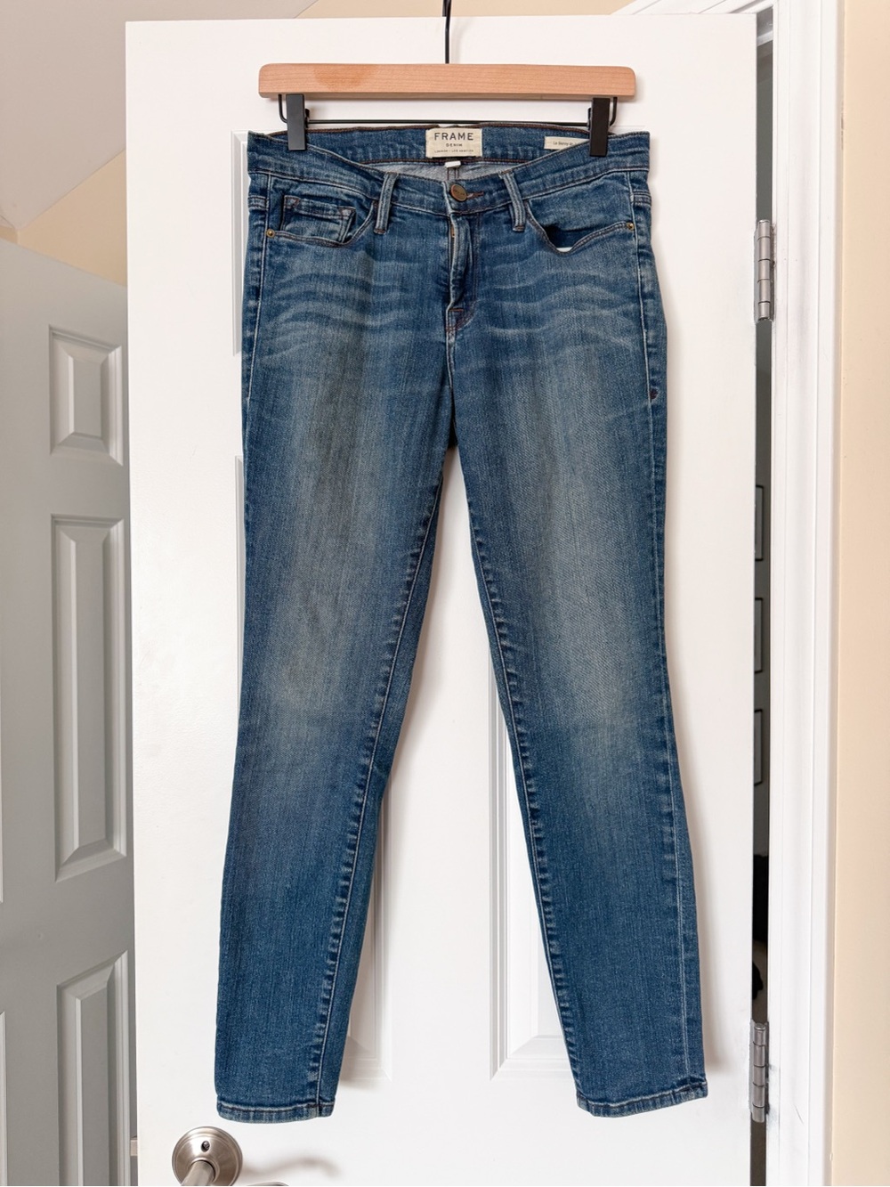 Frame Le Skinny de Jeanne Crop Denim Jean